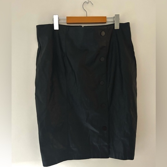 EVER new Melbourne faux leather Black Solid Knee Length Pencil Skirt - Picture 3 of 11